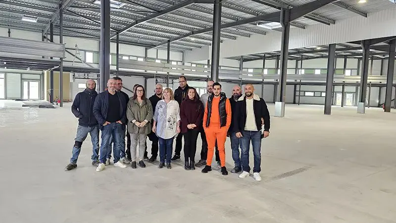 L’équipe Bel Abri France réunie dans l’atelier